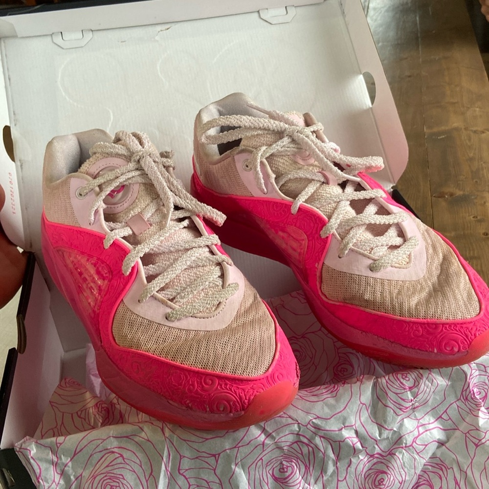 Nike KD 16 “Aunt Pearl”